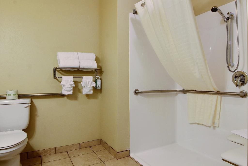 Cobblestone Inn&Suites - Linton Chambre photo