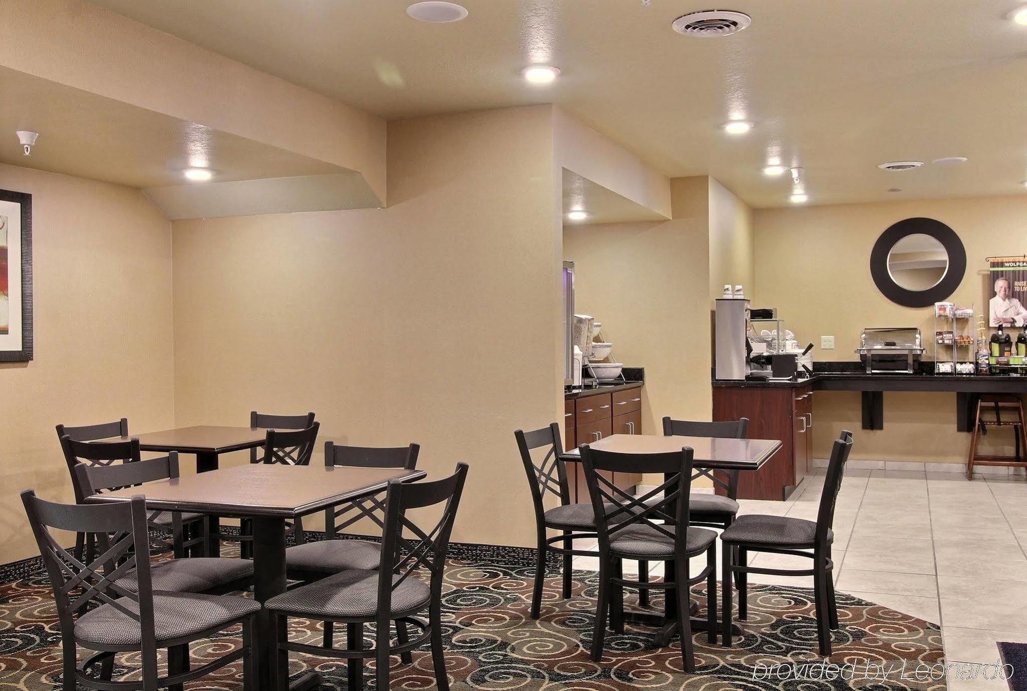 Cobblestone Inn&Suites - Linton Extérieur photo