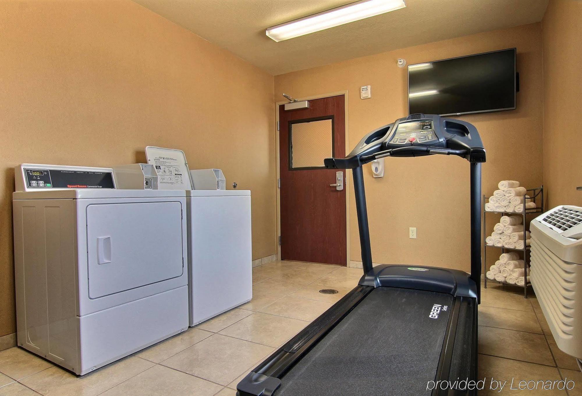 Cobblestone Inn&Suites - Linton Extérieur photo