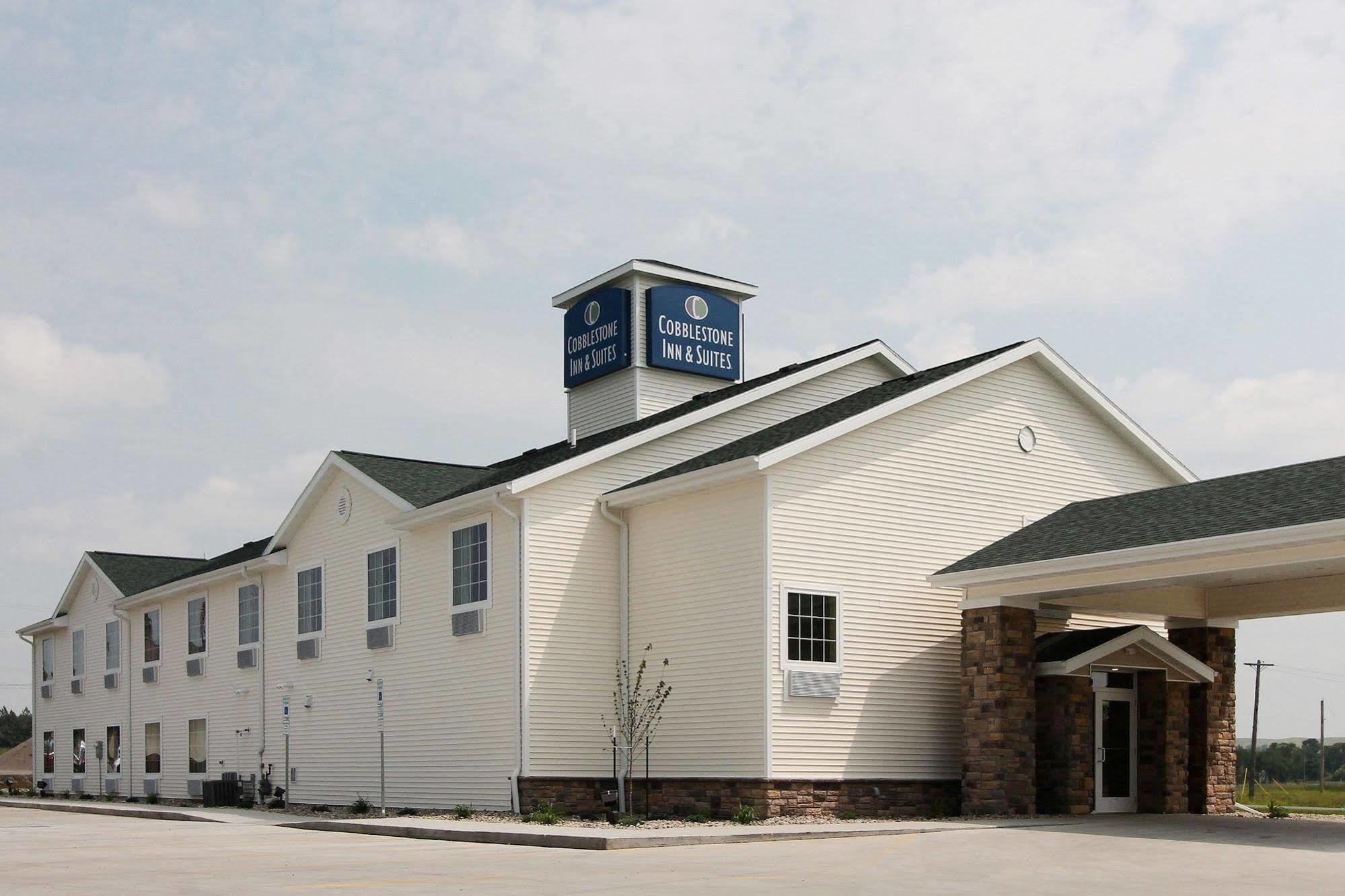 Cobblestone Inn&Suites - Linton Extérieur photo