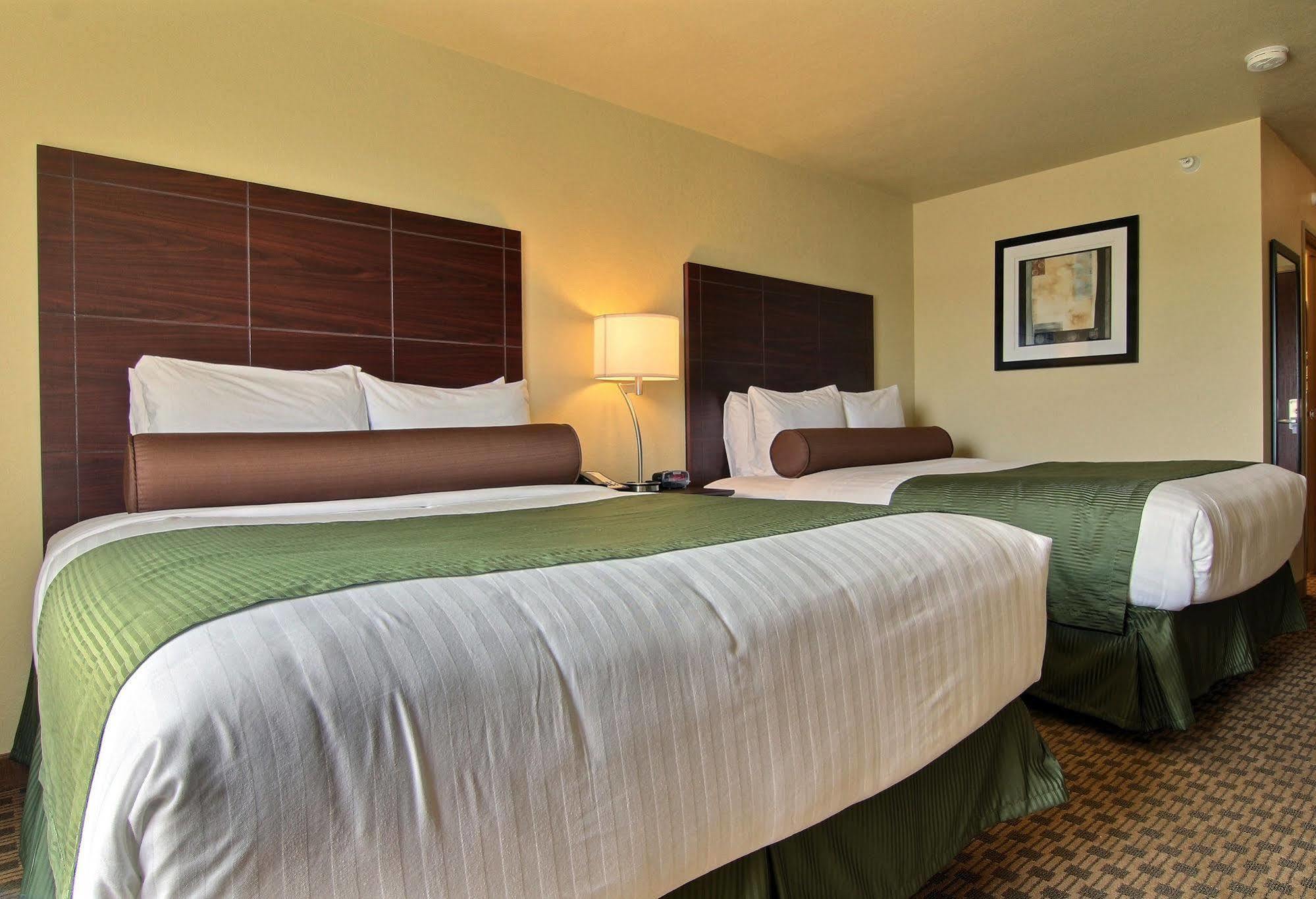 Cobblestone Inn&Suites - Linton Extérieur photo