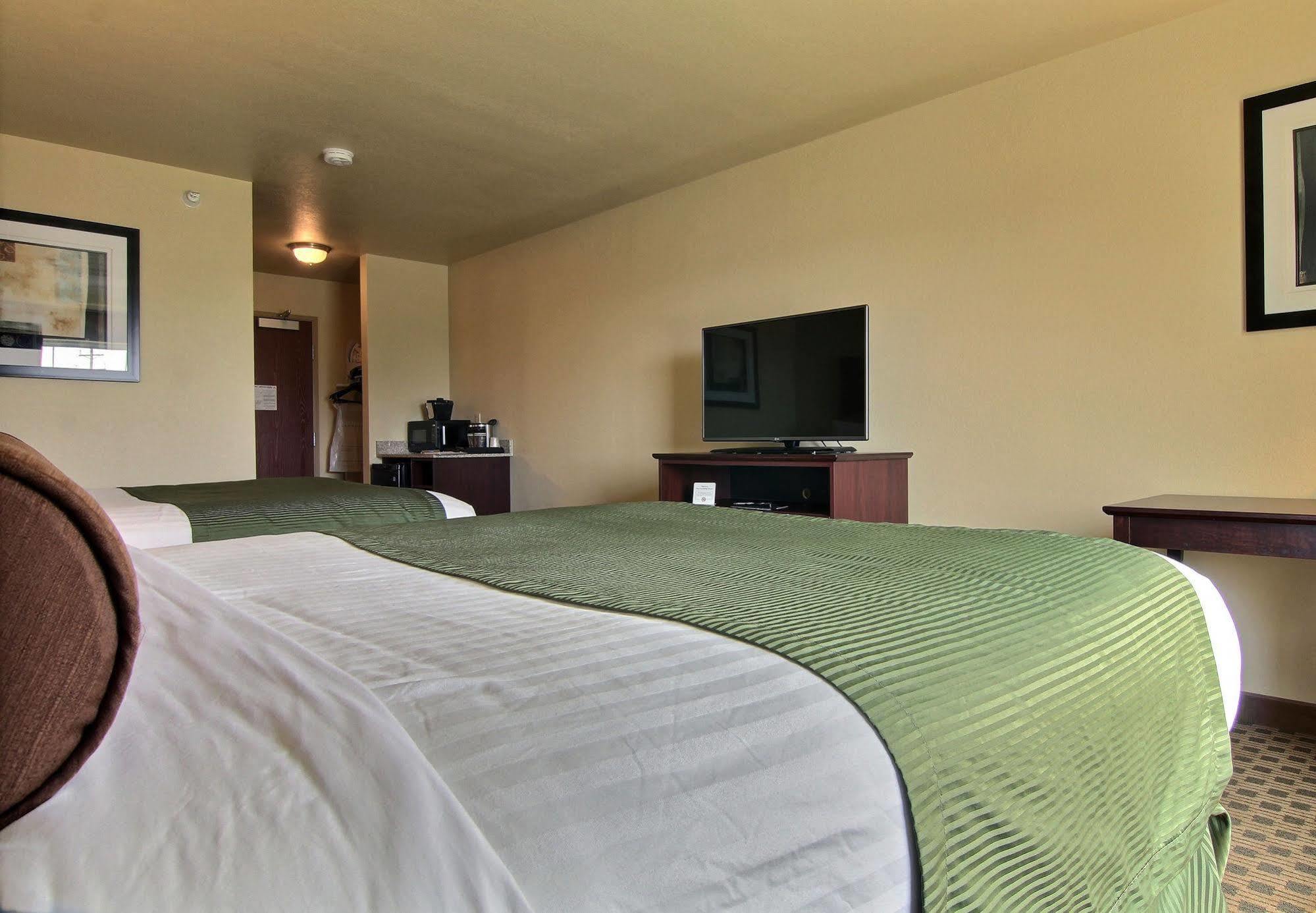 Cobblestone Inn&Suites - Linton Extérieur photo