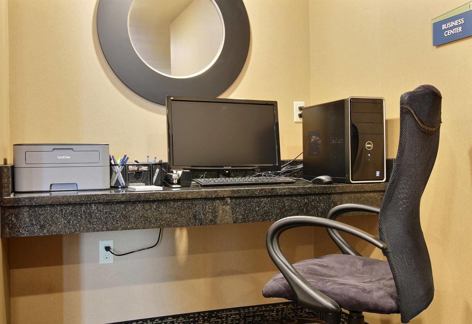Cobblestone Inn&Suites - Linton Extérieur photo