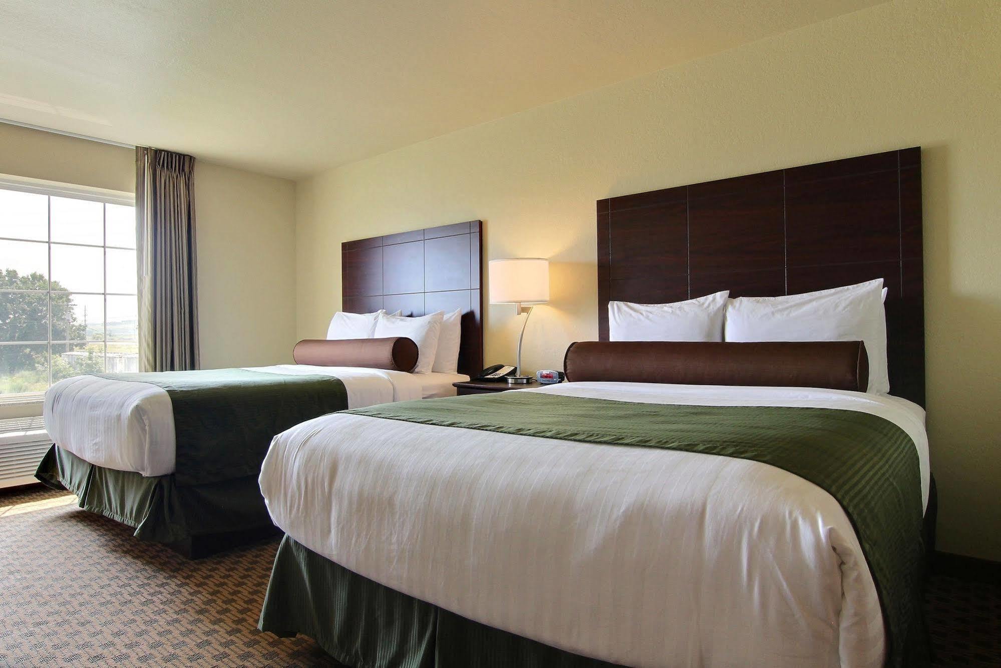 Cobblestone Inn&Suites - Linton Extérieur photo