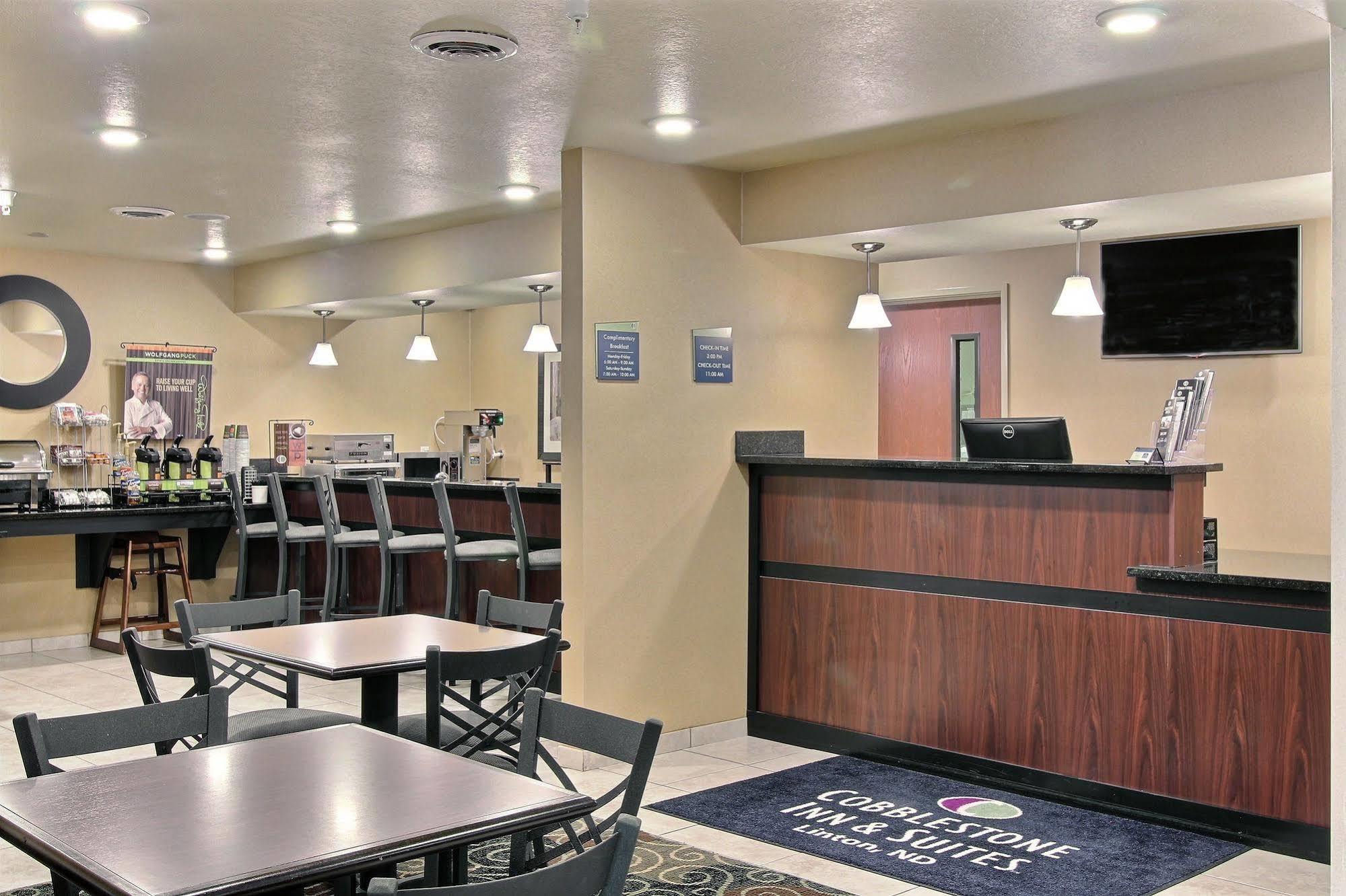 Cobblestone Inn&Suites - Linton Extérieur photo